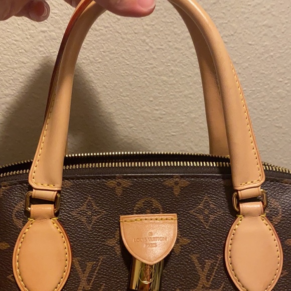 Louis Vuitton Rivoli Crossbody - Picture 6 of 14